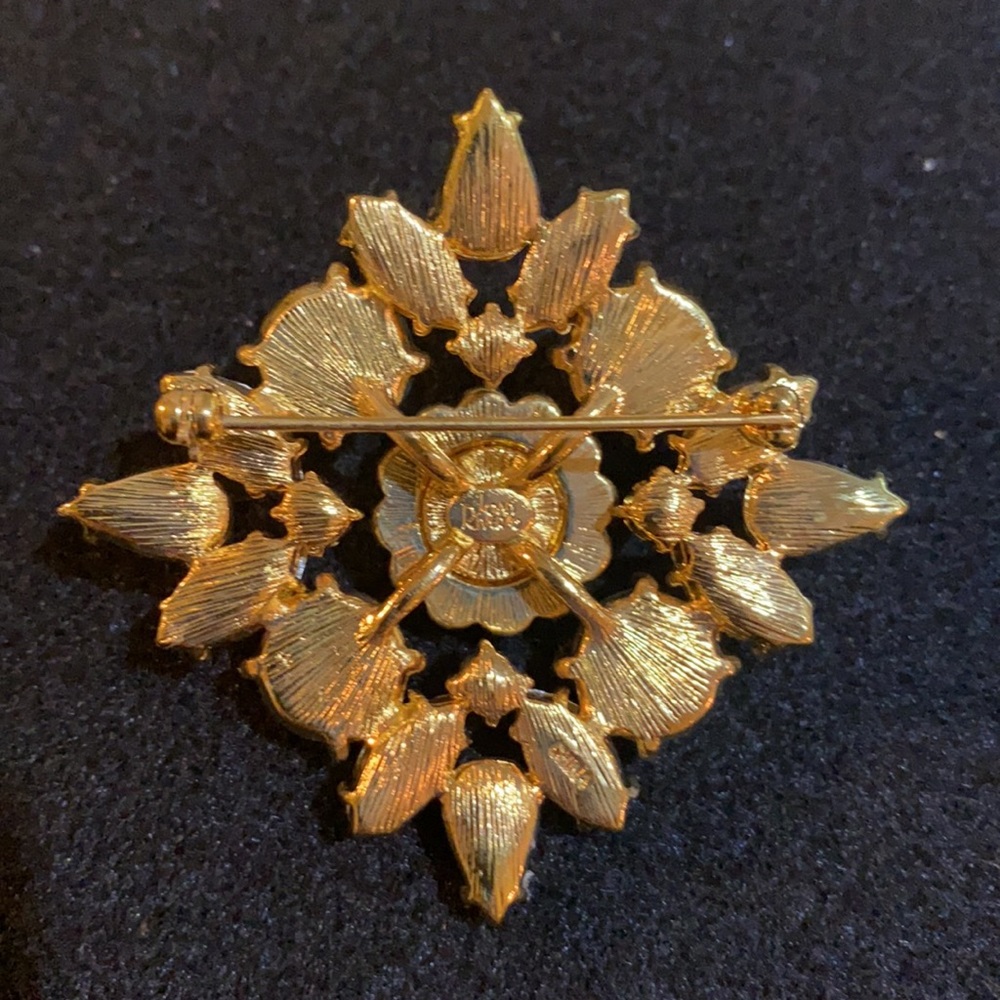 Joan Rivers Brooch - Picture 2 of 4
